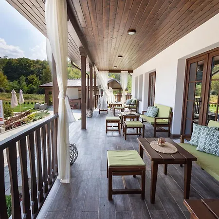 Resort бащината стряха *